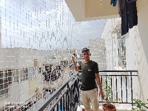Pigeon netting for balconies