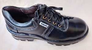 Safety shoes with PU sole