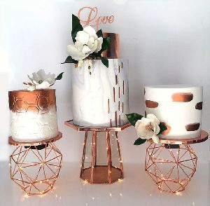 metal cake stand