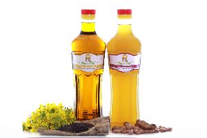 Cold pressed edible Kolhu oil