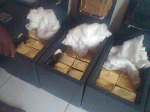 22 Carats gold bars, Shape : Rectangular, Packaging Type : Yellow