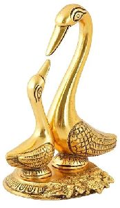 Gold Pleated Table Decor Swan