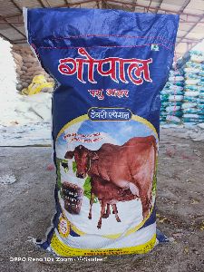 Cattle feed dairy Spacial
