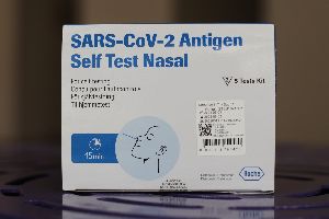 Roche Self Testing Rapid Antigen Testing Kit. Includes 5 Pack. SARS-CoV-2 Rapid PST Nasal 5T