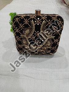 Beaded Clutch Purse, Size : 13.5 x 25cm, Feature : Attractive Design, Best  Quality, Flawless Finish at Rs 845 / Piece in Delhi