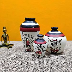 Multi-color Clay Pot set in Different size make your home mood
