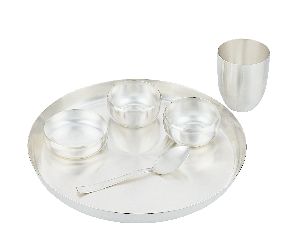 1040 Silver Plated Dinner Set
