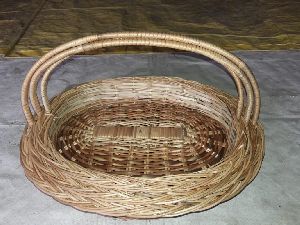 Ovel cane basket with handle