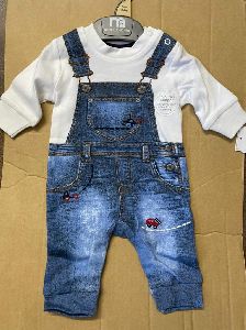 Branded kids garments lot