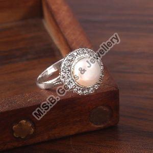 925 Sterling Silver 4.27 Grams Pearl With Zircon Rings