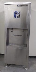 Touchless water dispenser