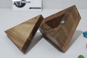 triangle small magnetic lock wooden box