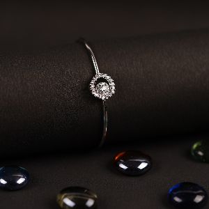 Solitaire Brilliant Diamond  Flexible Bracelet