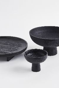 Mango wood bowl in black