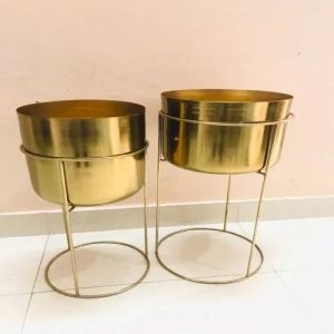 Polish Metal Brass Seashell Footed Planter at Best Price in Moradabad