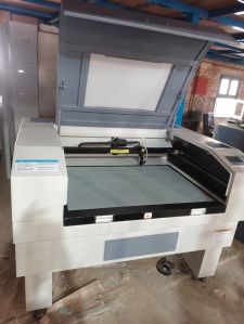 laser cutting machine