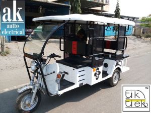 Battery operated six seater E -rickshaw for