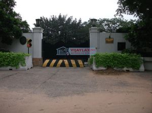 COMMERCIAL ROAD BLOCKER