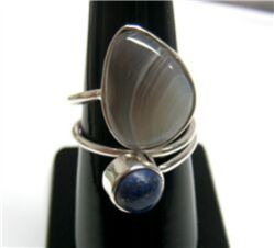 BOTSWANA AGATE AND LAPIS LAZULI CABOCHON RING