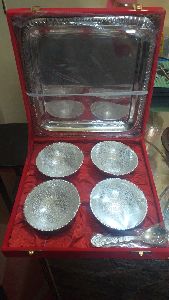 Embossed Bowl and Tray Set