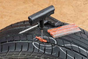 Tubeless tyre repairing services