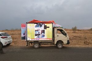 rent on led display screen mobile van