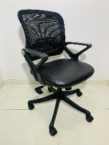 Staff Mesh Chair