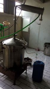 45 kgs essential oil distillation unit
