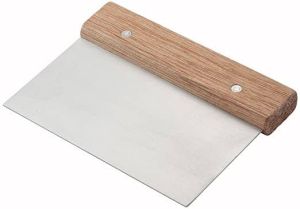 Putty blade with wooden grip