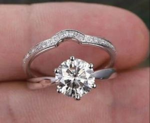 Round Cut Diamond Solitaire Engagement Ring Set