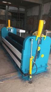 Plate rolling machine