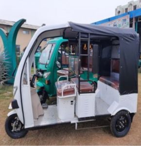 Auto L-3 Battery Operated Auto Rickshaw