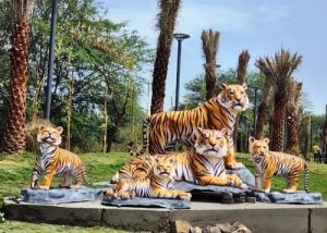 FRP Tiger Family Statue
