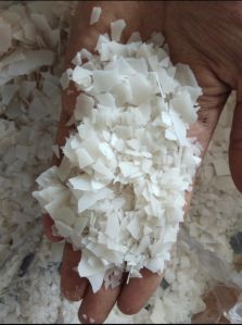 magnesium chloride hexahydrate flakes