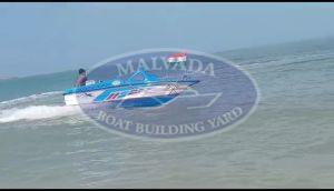 Frp 6 seater speed boat with 25hp motor
