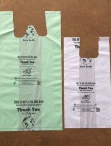 Biodegradable and compostable carry bags