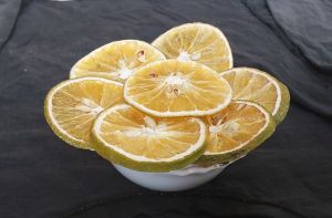 Dry orange slices