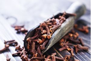 dried cloves