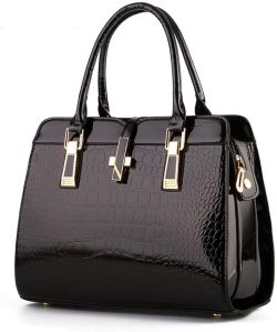 Polished Ladies Black Leather Handbag For Party Wear