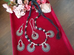 Victorian Handmade Necklace Set, Gender : Female