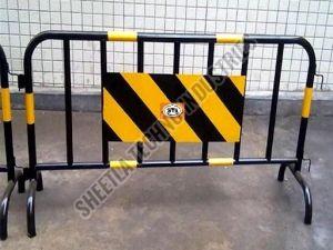 Coated Metal Single Frame Zebra Barricade, For Walkways, Platform Decking