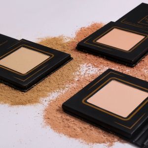 Aegte 24 HR Stay 3 In 1 Dab and Fab Matte Compact Powder