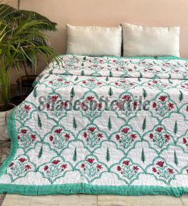 Cotton Printed Double Bed Quilt With Pillow Covers