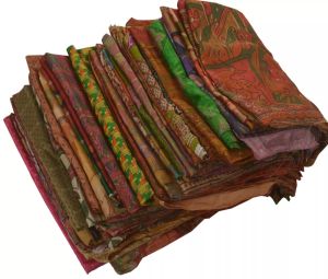 Recycled Used Bulk Sarees Pure Silk Printed Indian Sari Fiber Art Craft Fabric