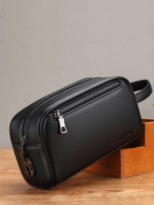 Plain Leather Toiletry Bag For Travelling Use