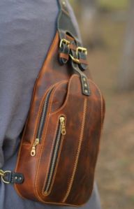 Mens Hunter Oil Pullup Leather Crossbody Sling Bag