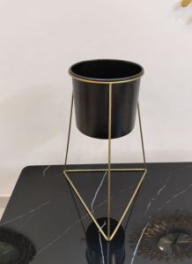 Triangle Iron Plant Stand