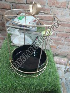 Polished Golden Metal Round Hamper For Used In Gifting Purpose