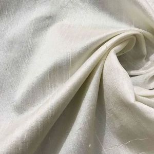 Plain Raw Silk Fabric, Packaging Type : Poly Bag For Used Sarees, Dresses, Upholstery