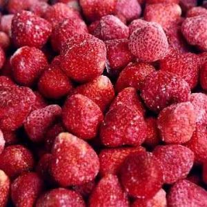 Common Frozen Strawberries, Color : Red, Packaging Size : 5Kg, Packaging Type : Plastic Packet